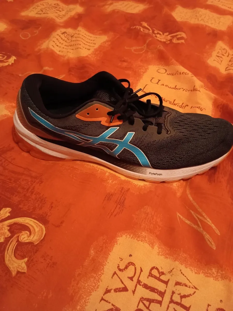ASICS Running Shoes UK15 / US16 - Image 1
