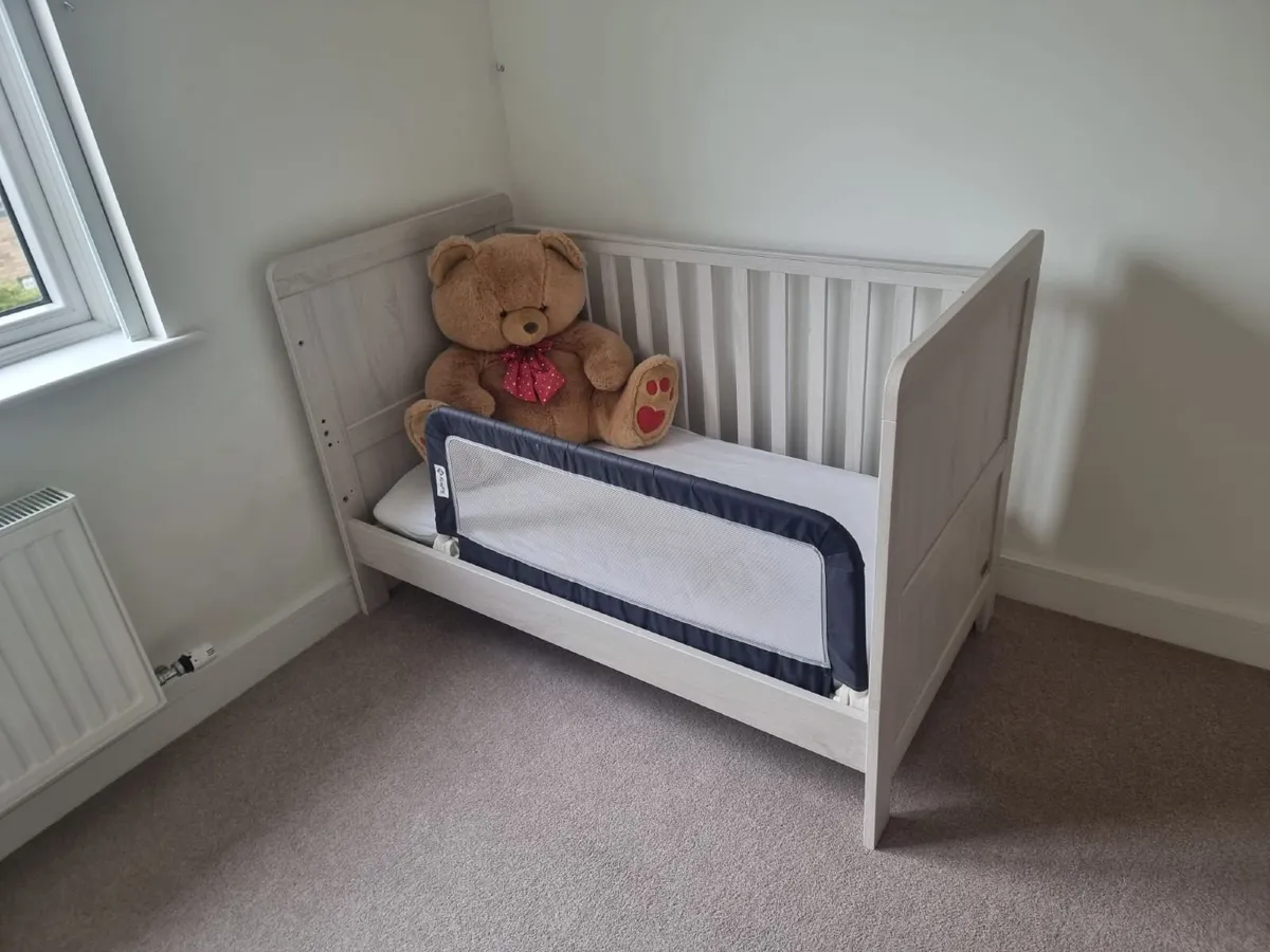 Cot bed