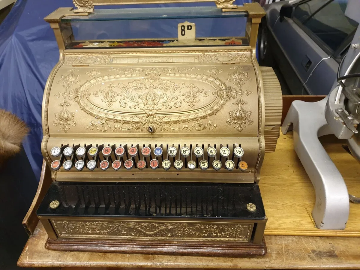 Vintage cash register - Image 1