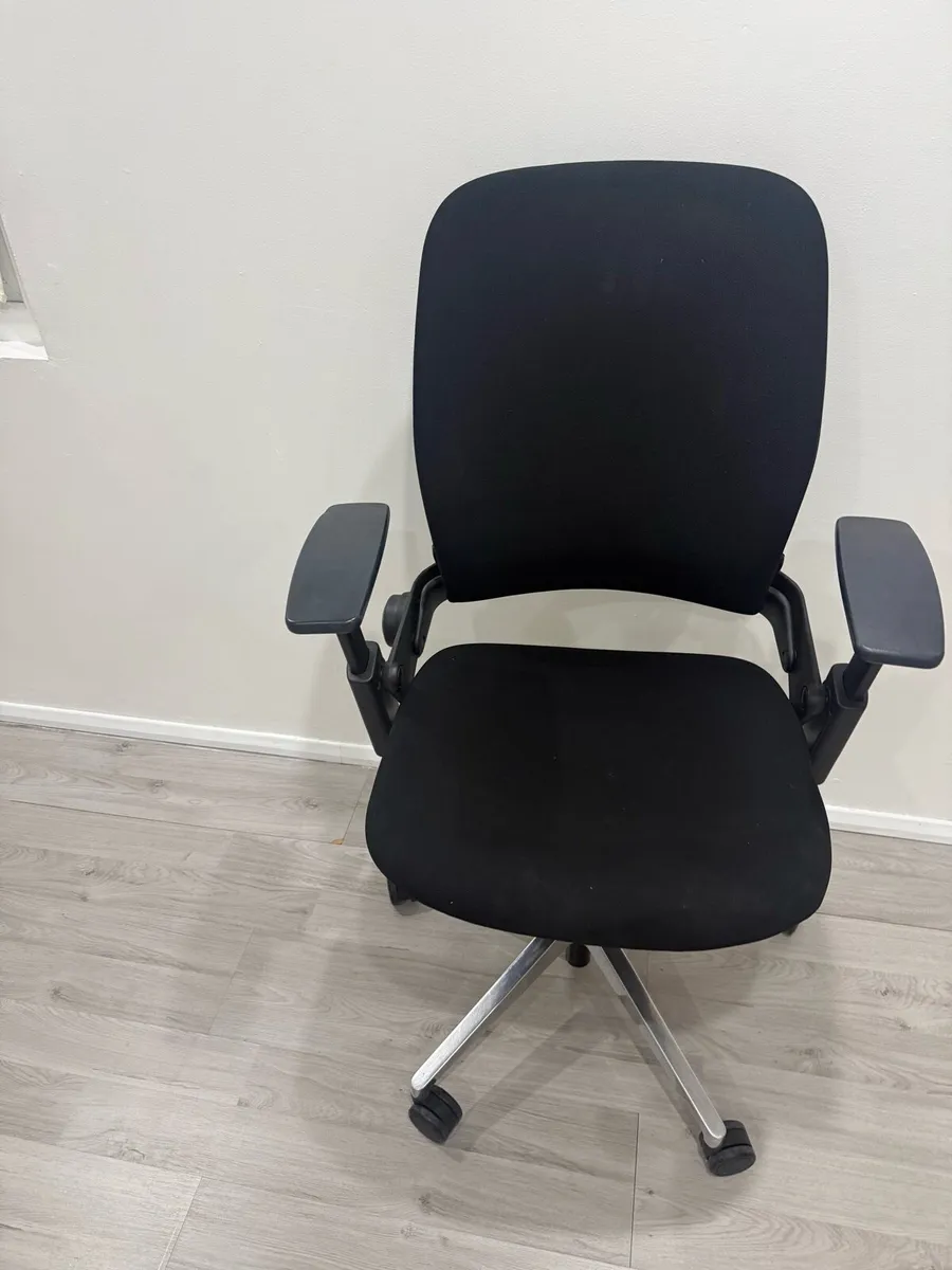 Steelcase Leap V2 Office Chair - Image 4