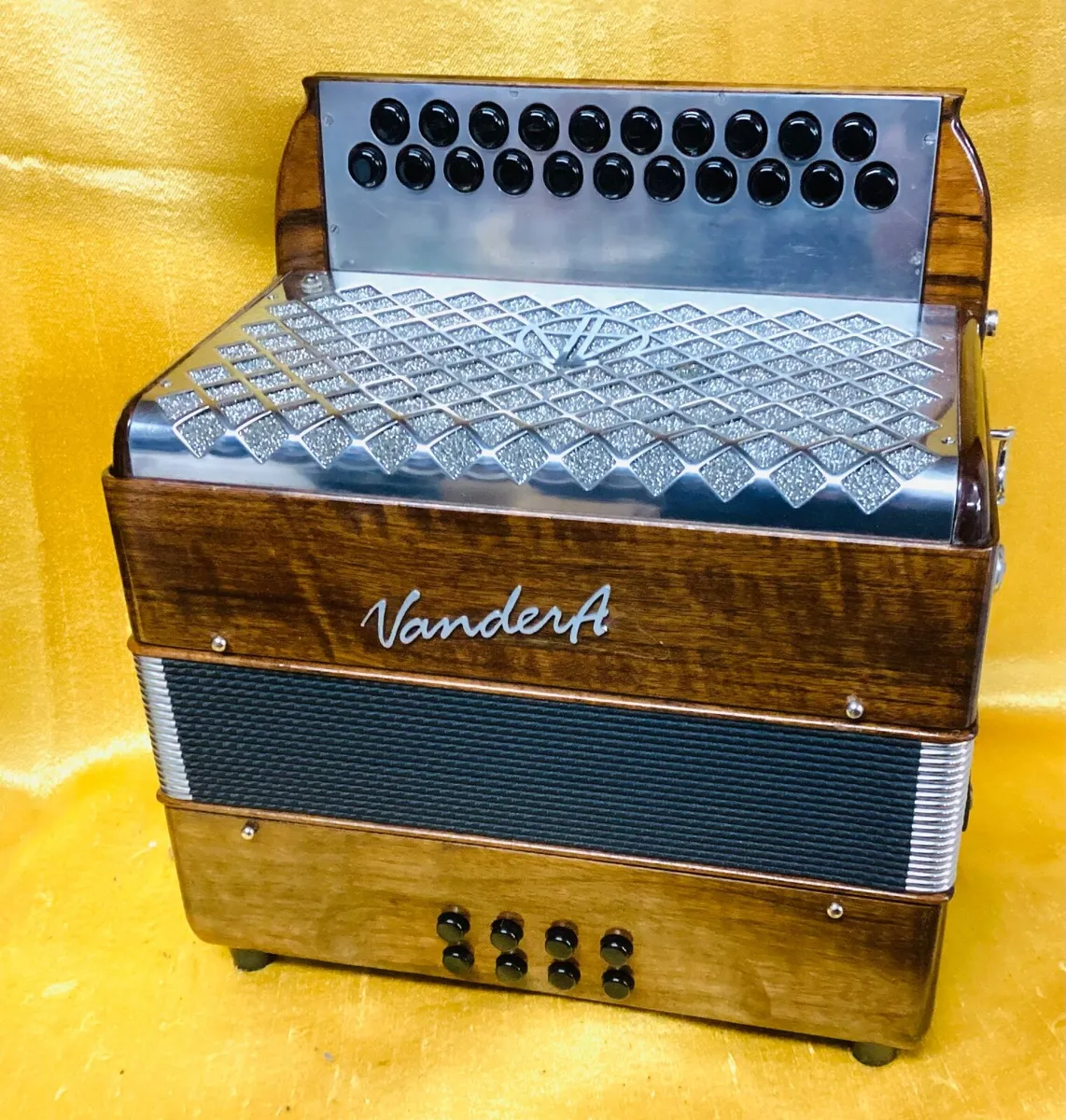 VanderAa 3 Voice C#/D Button Accordion - Image 1