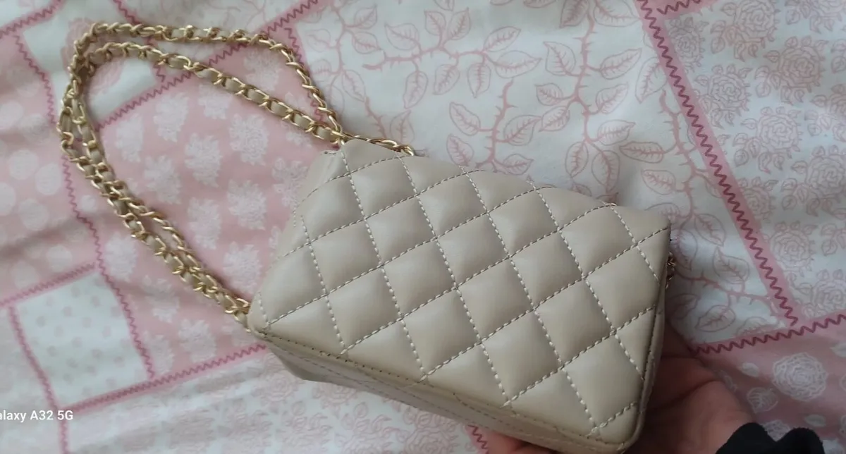 CHANEL MINI FLAP BAG - Image 2