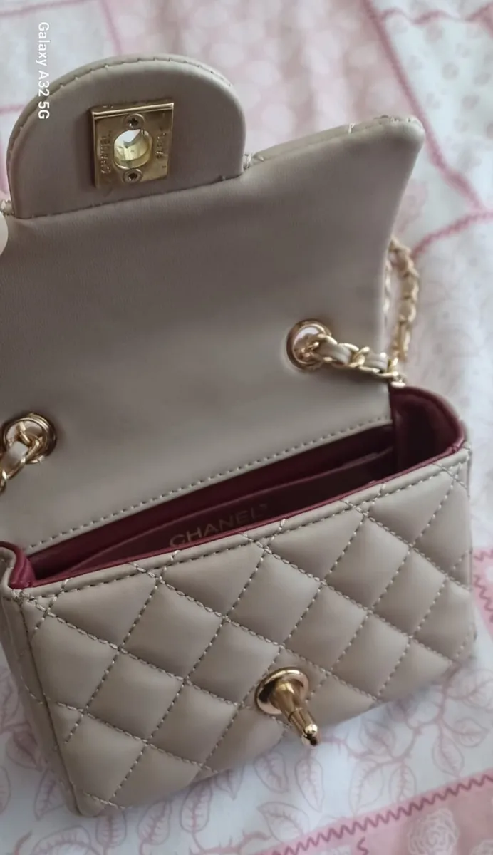 CHANEL MINI FLAP BAG - Image 3