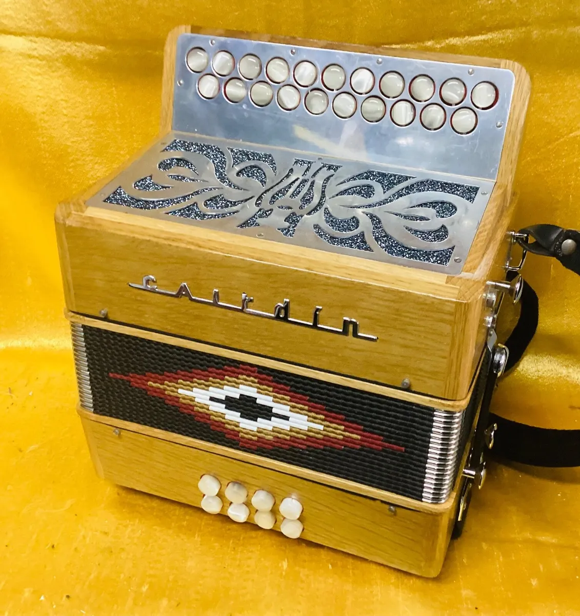 CAIRDIN D/C 3 VOICE MINI DE-LUXE Accordion - Image 1