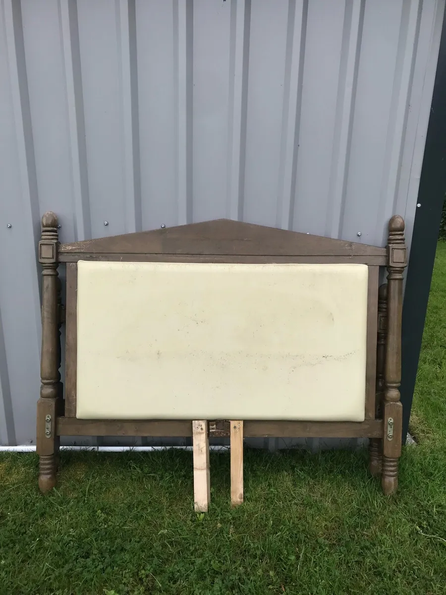 Free headboard - Image 1