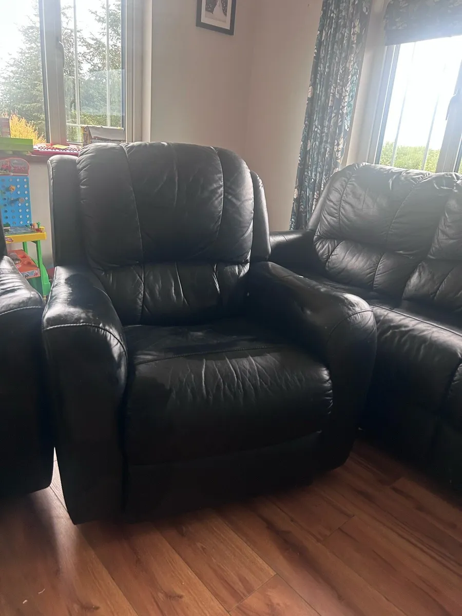 Black leather Recliner couch and chairs - Image 2