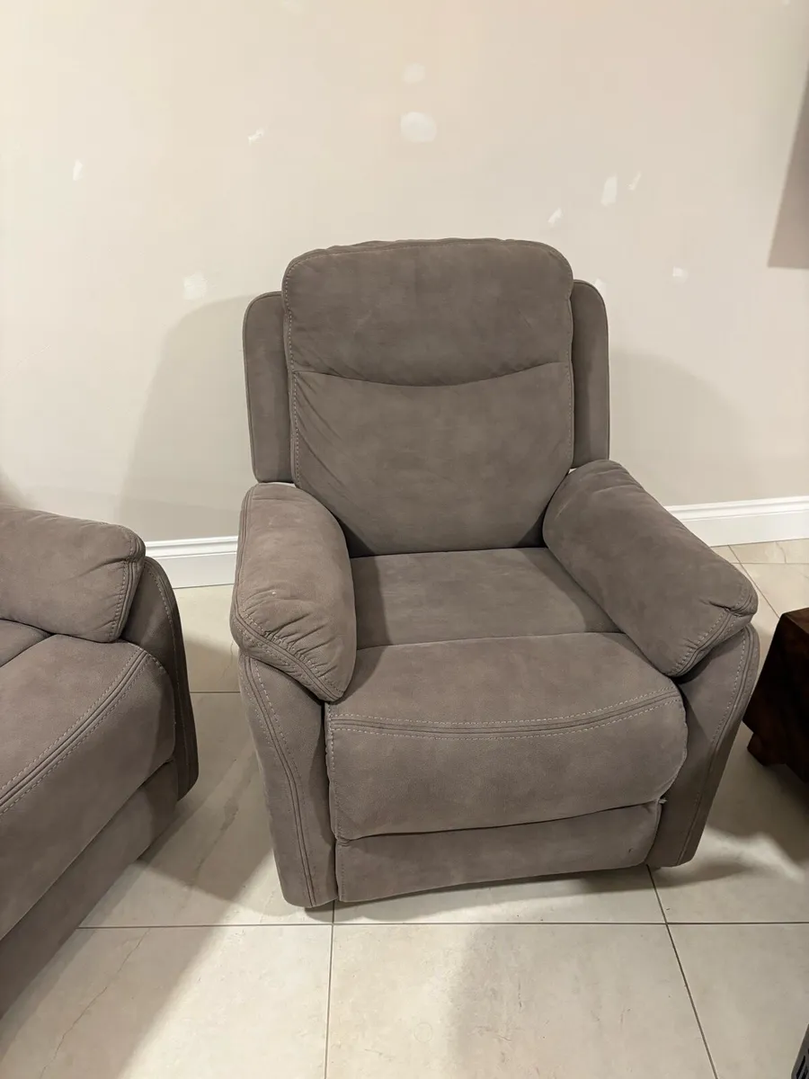 Couch - Image 2