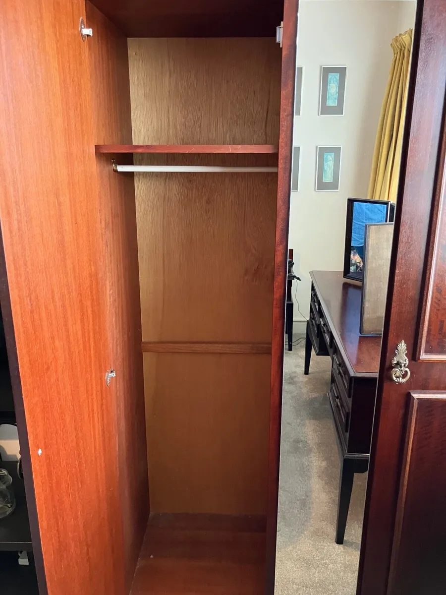 Antique wardrobe - Image 3