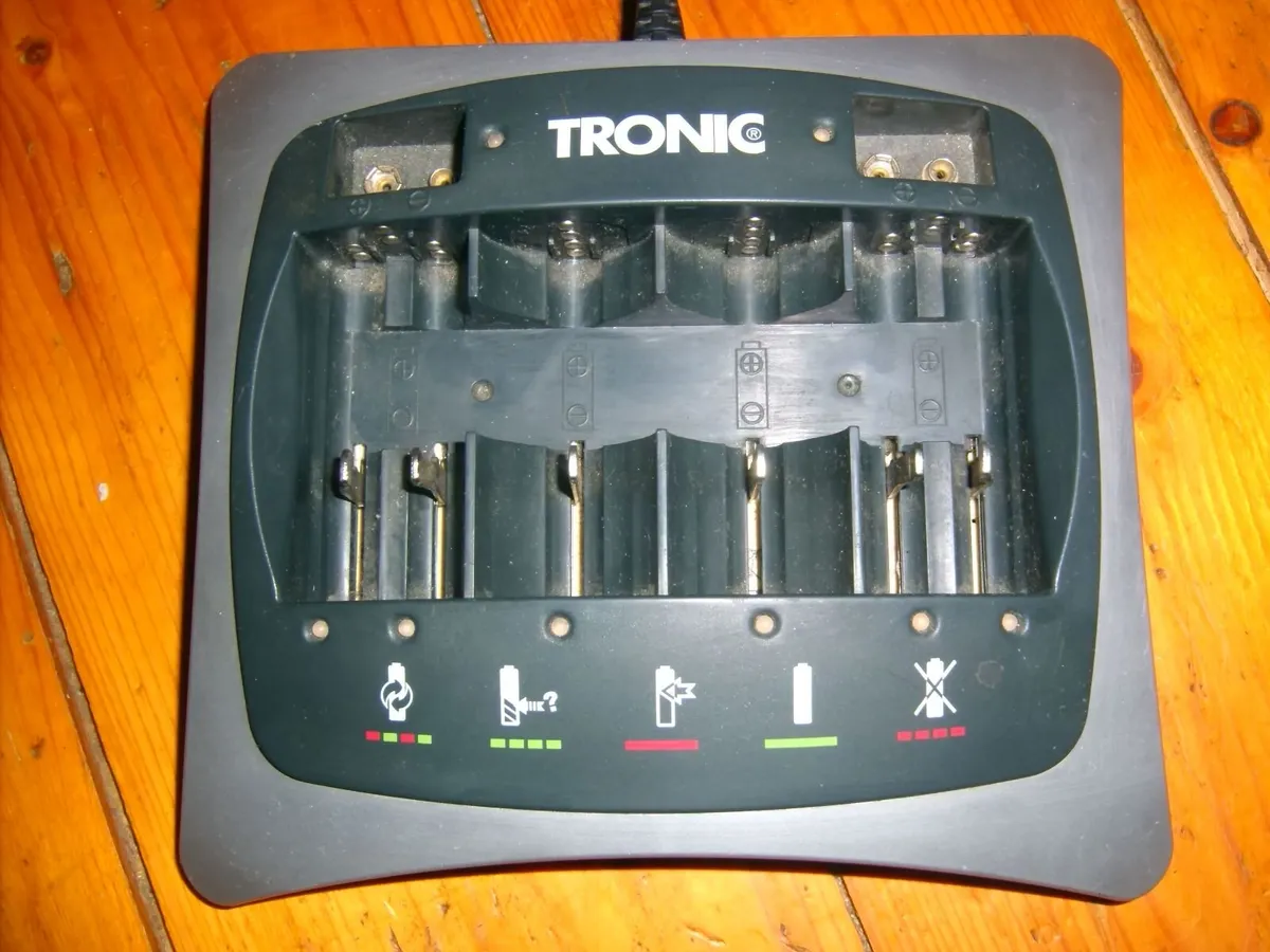 TRONIC charger - Image 1