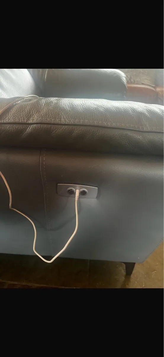 Leather reclining chair - Image 2