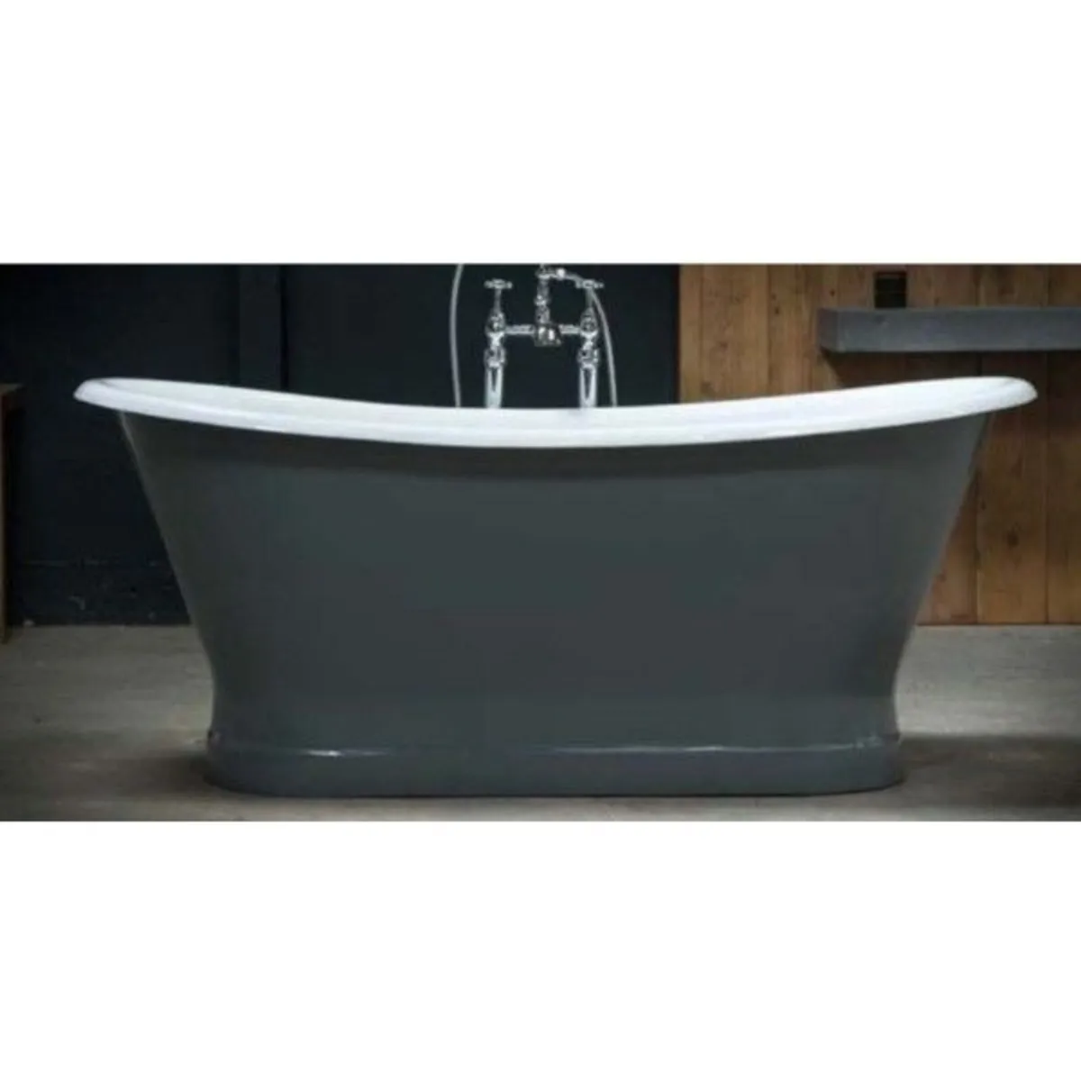 Lyon Cast Iron Bath - Image 1