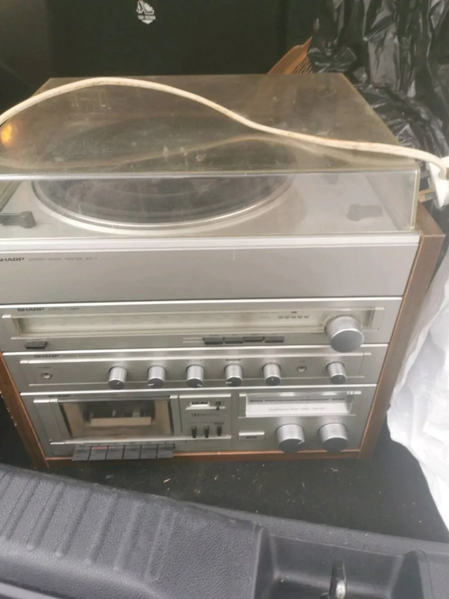 For sale very old sharp 3 and 1 stereo - Image 2