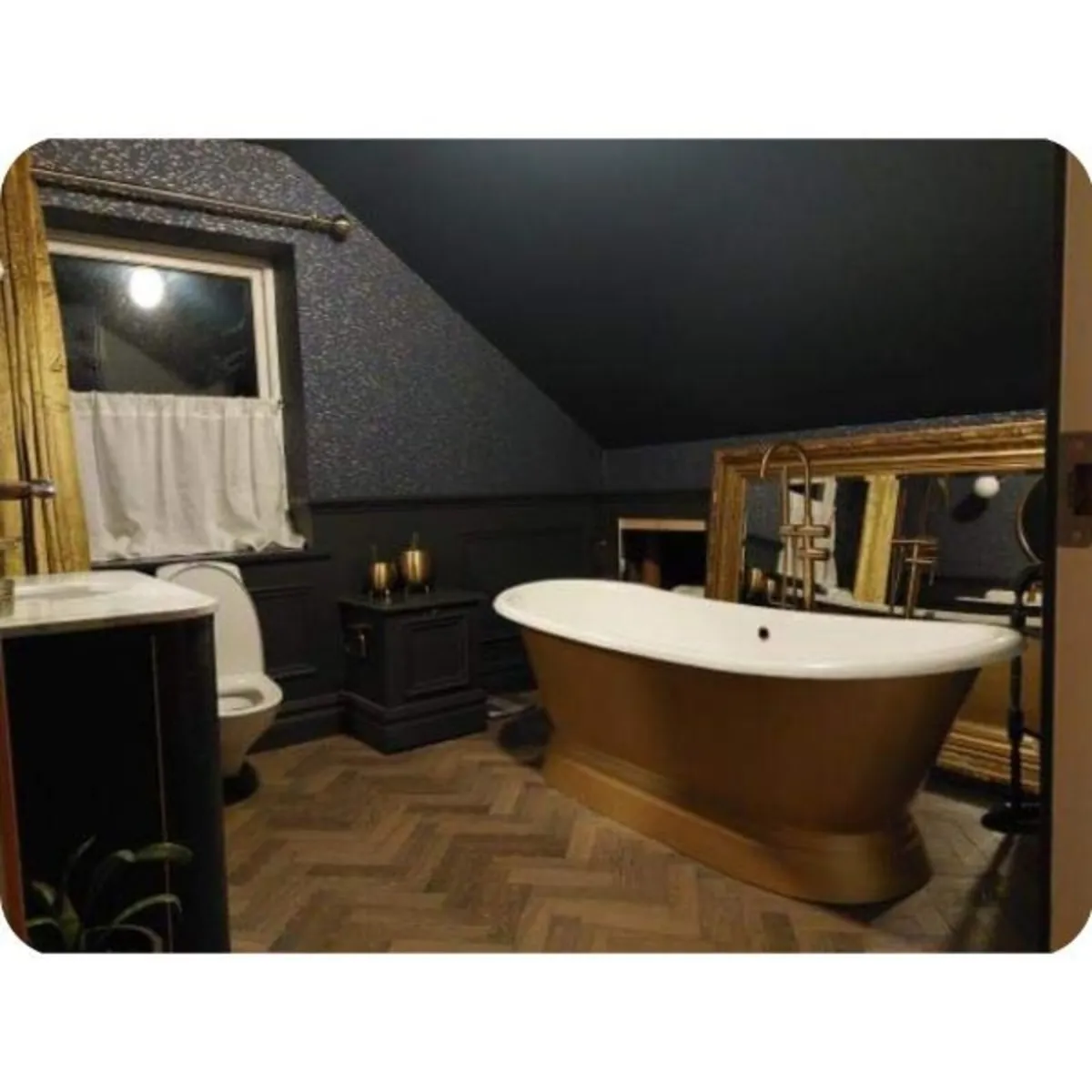 Versailles Double Ended Plinth Bath with Curve - Image 1