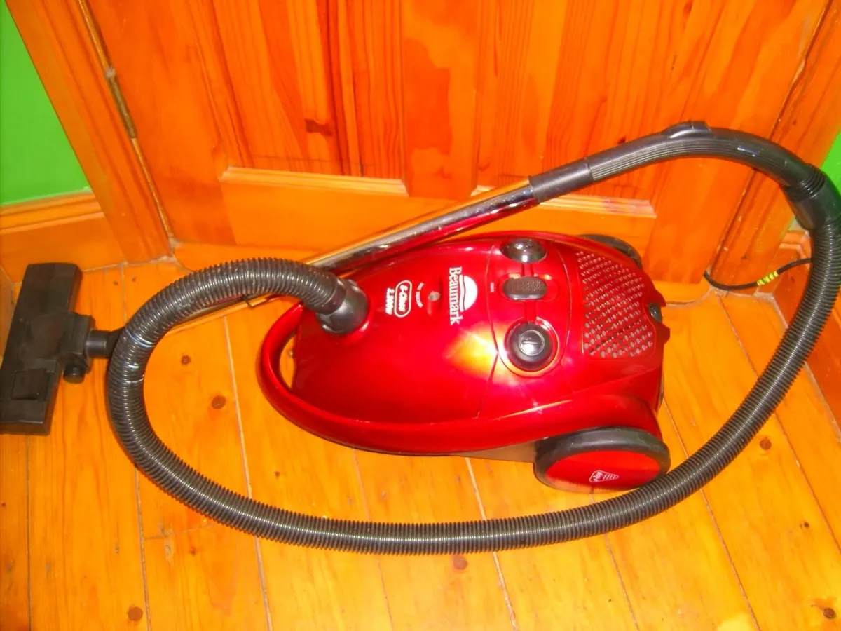 red hoover - Image 1