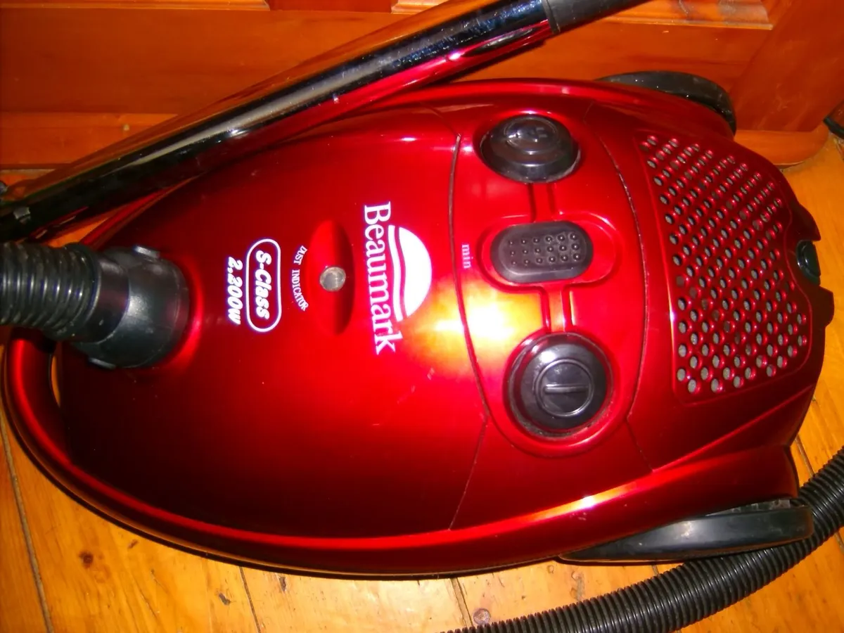 red hoover - Image 2