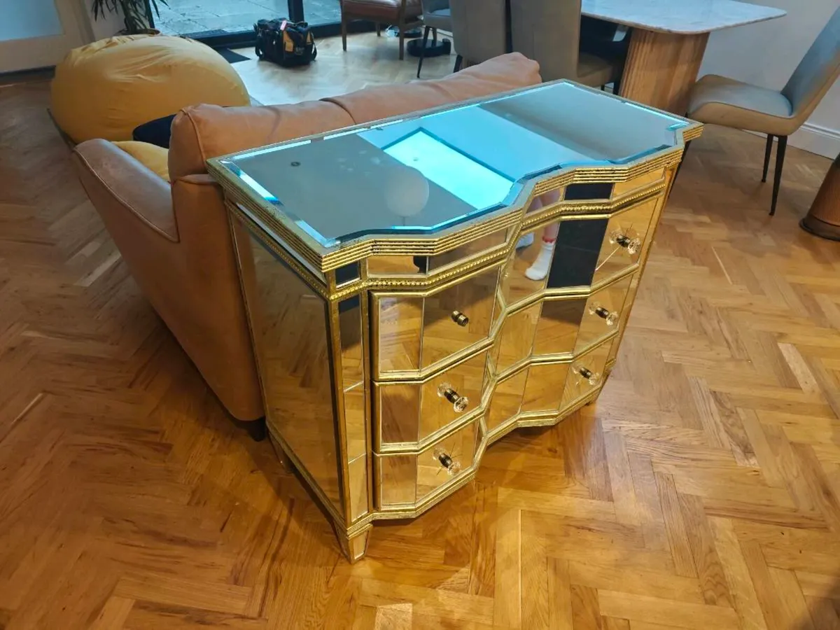 Hollywood Regency Mirrored Chest of Drawers (Gold - Image 2