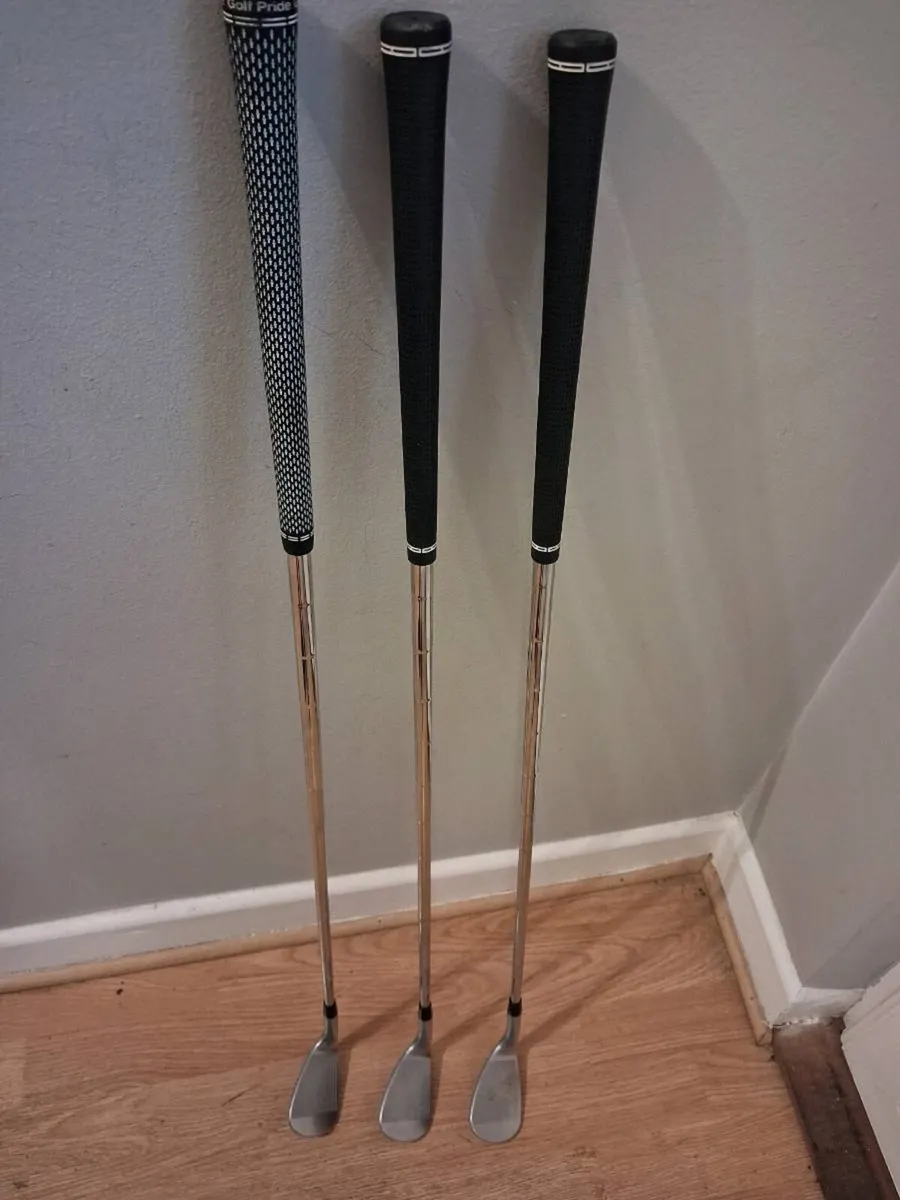Set of  3 SM10 Vokey wedges - Image 2