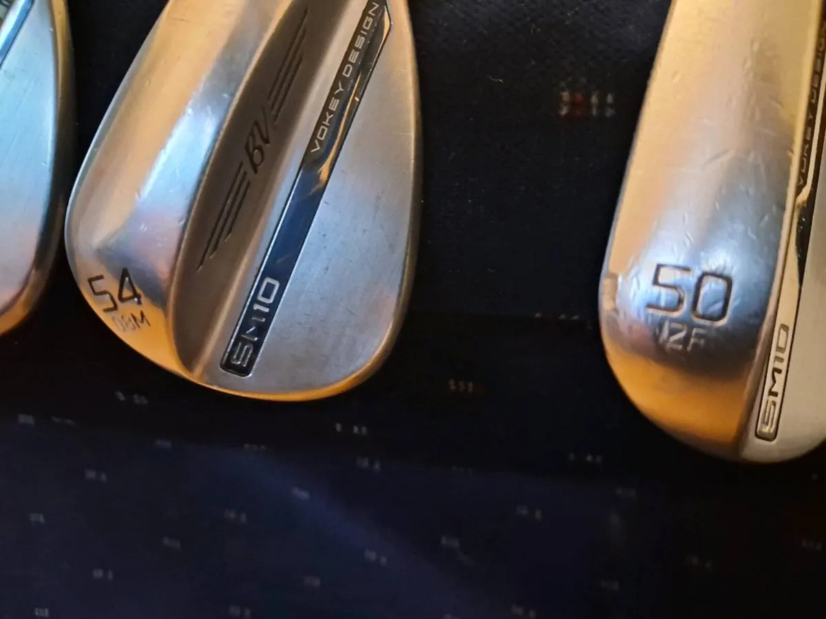 Set of  3 SM10 Vokey wedges - Image 4
