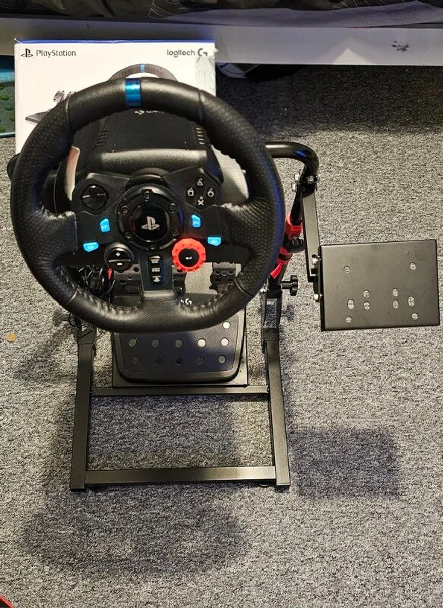 Logitech G29 steering wheel and stand - Image 1