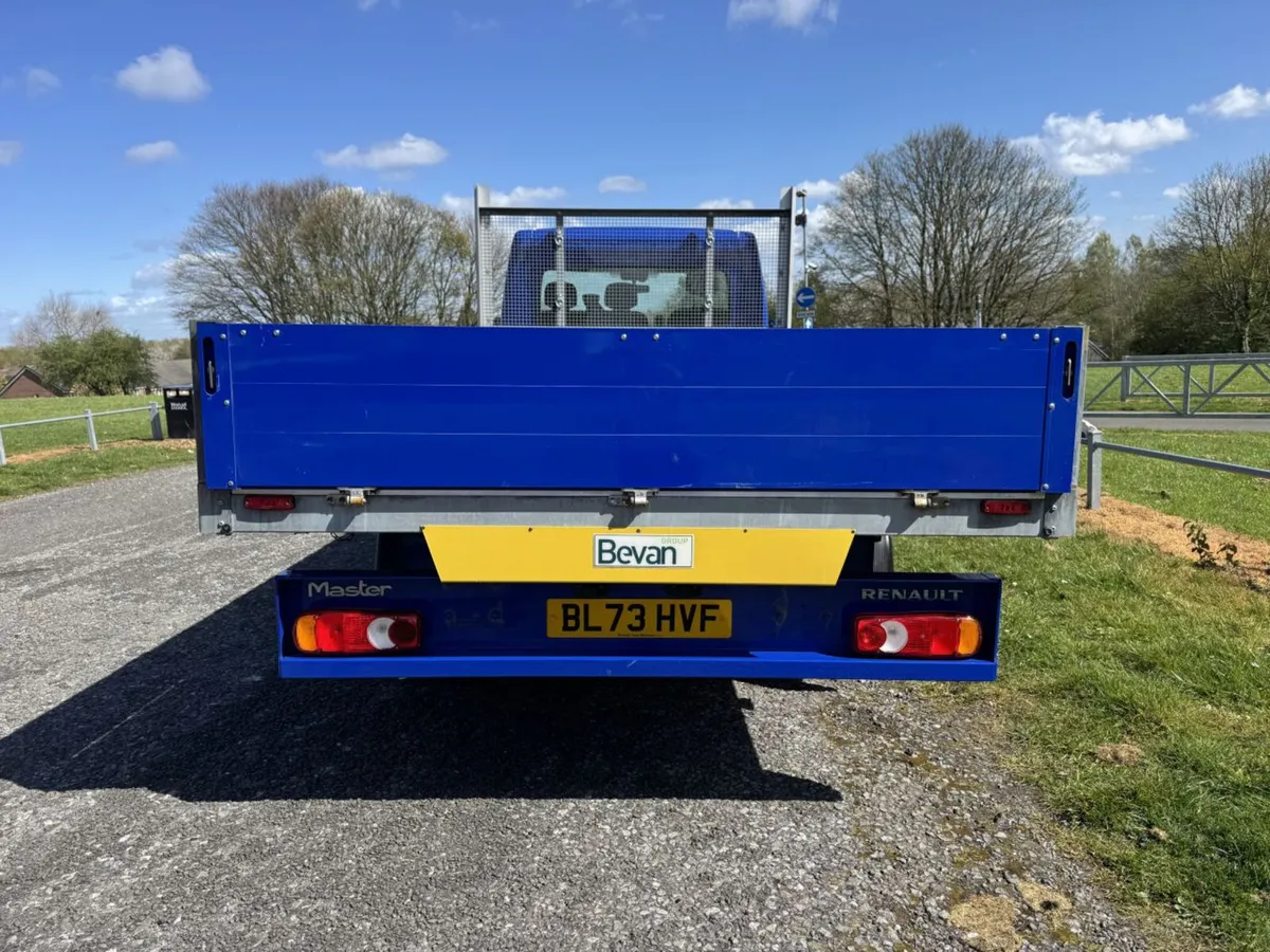 2024 Renault Master Dropside Van - Image 4