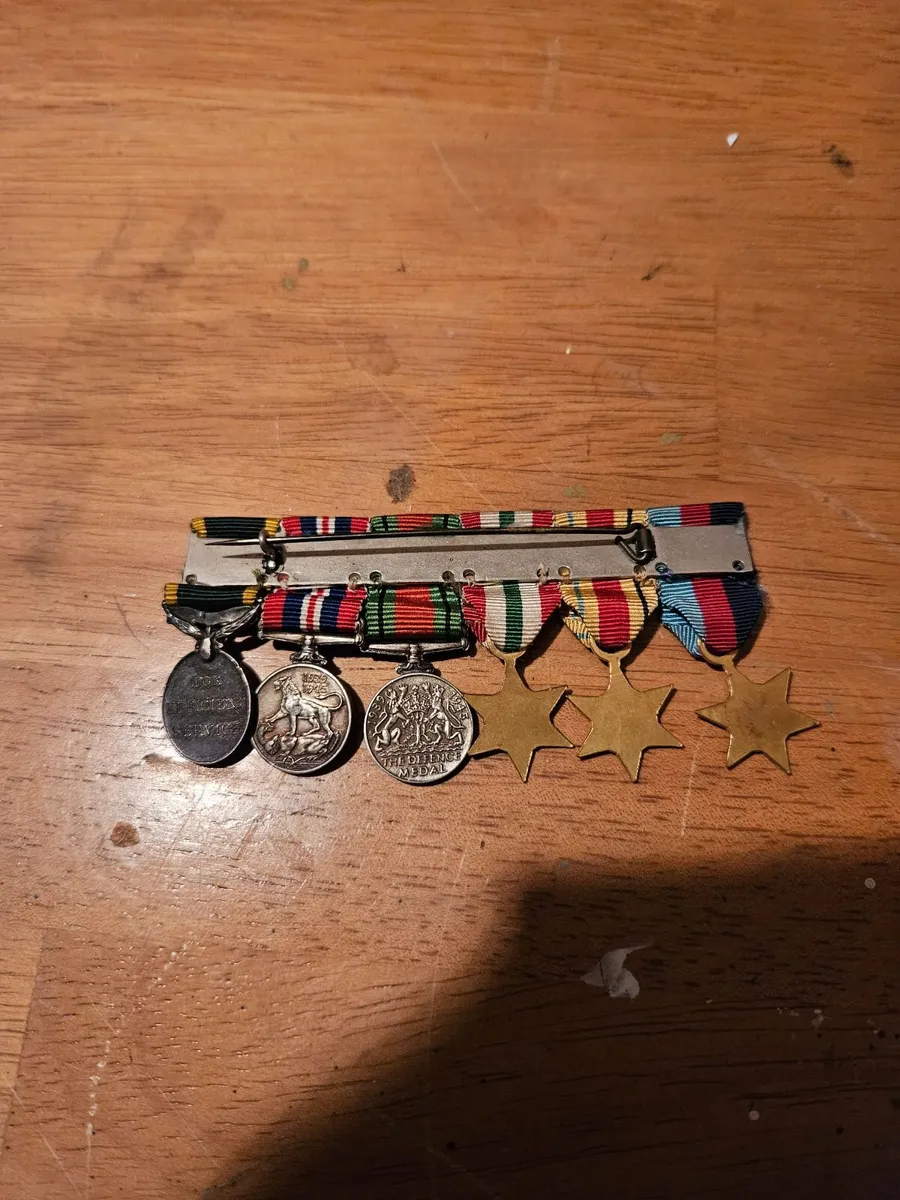 Vintage British WW2 8th Army Breast Medals - Image 4