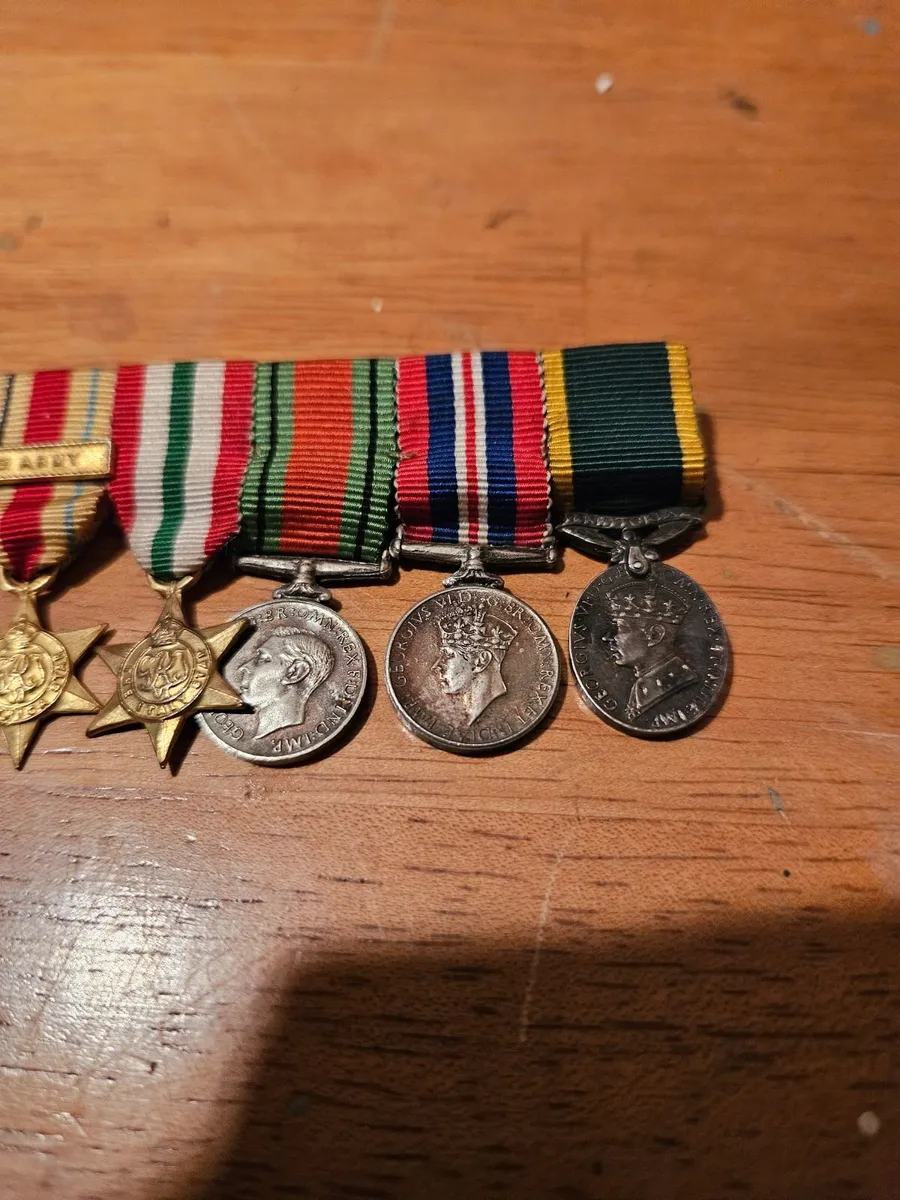 Vintage British WW2 8th Army Breast Medals - Image 3