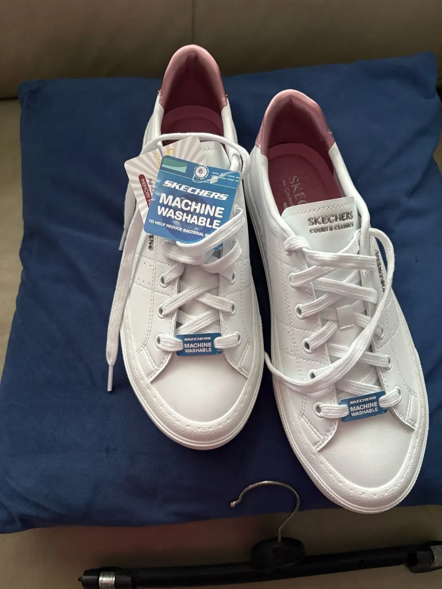 Ladies Skechers - Image 2