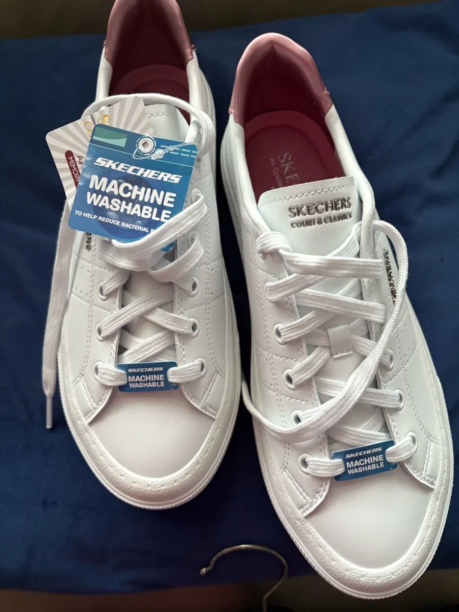 Ladies Skechers - Image 3