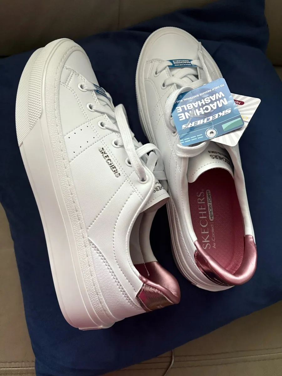 Ladies Skechers - Image 4