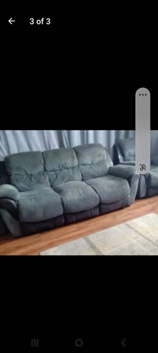 Three piece suite - Image 1