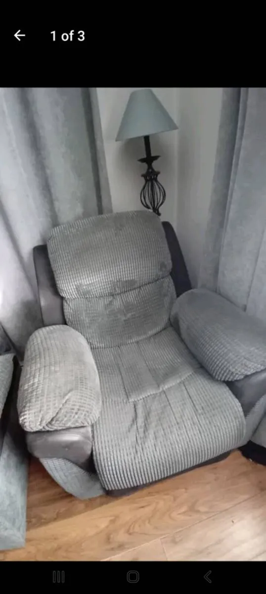 Three piece suite - Image 2