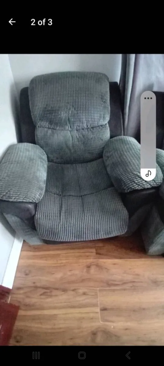 Three piece suite - Image 3