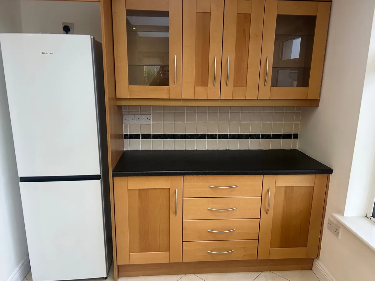 Dresser Unit - Image 1