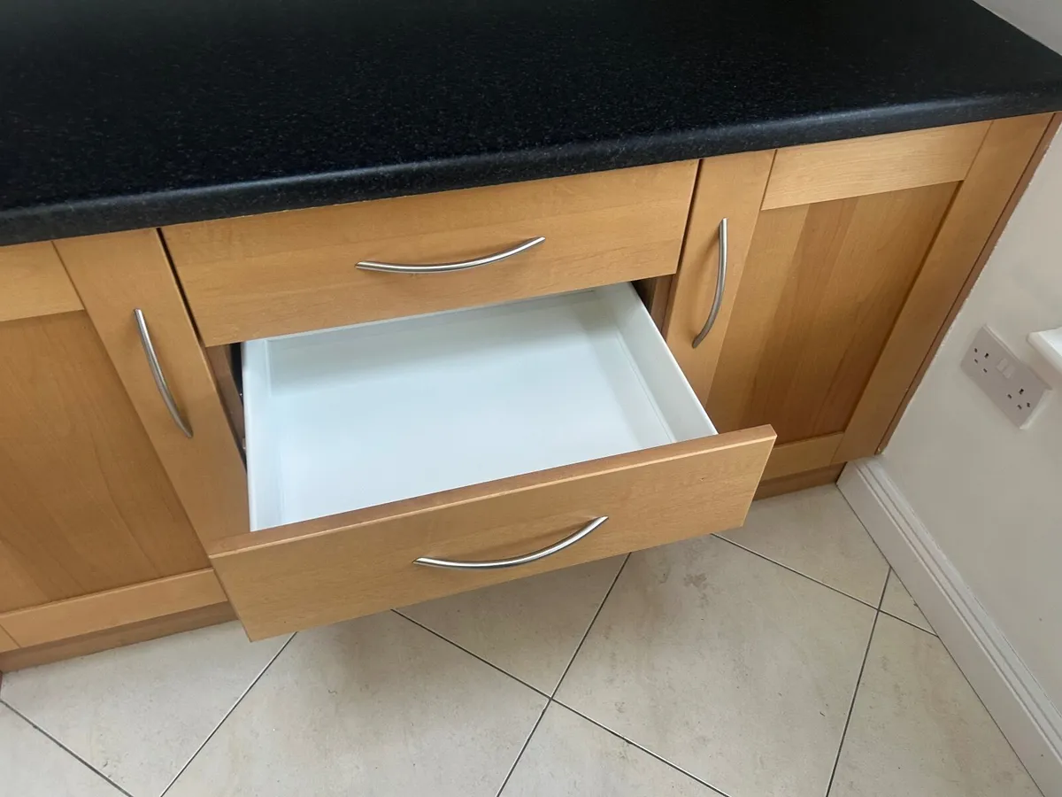 Dresser Unit - Image 3