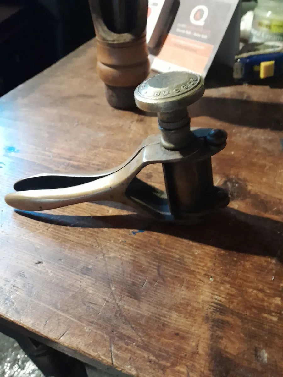 Two vintage wine bottle corkers - Image 2