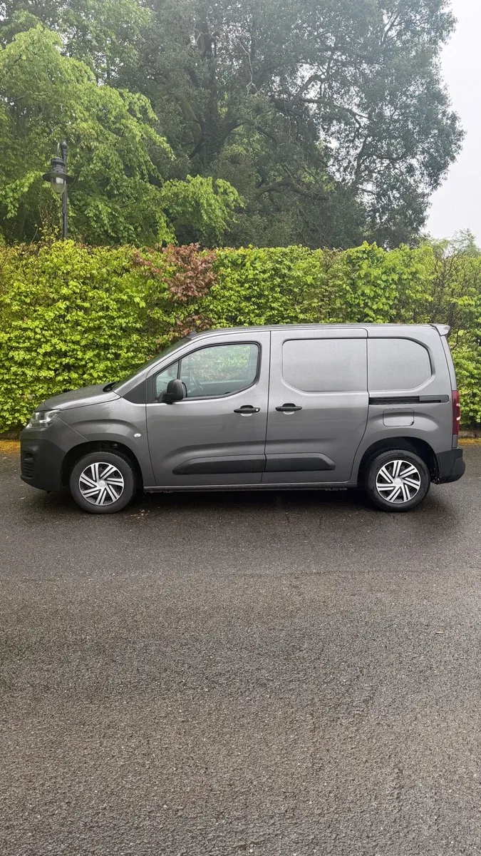 2021 Citroen Berlingo - Image 2