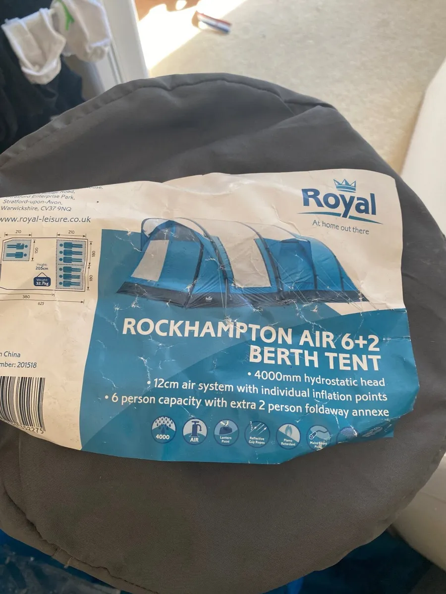Tent wit extras - Image 4