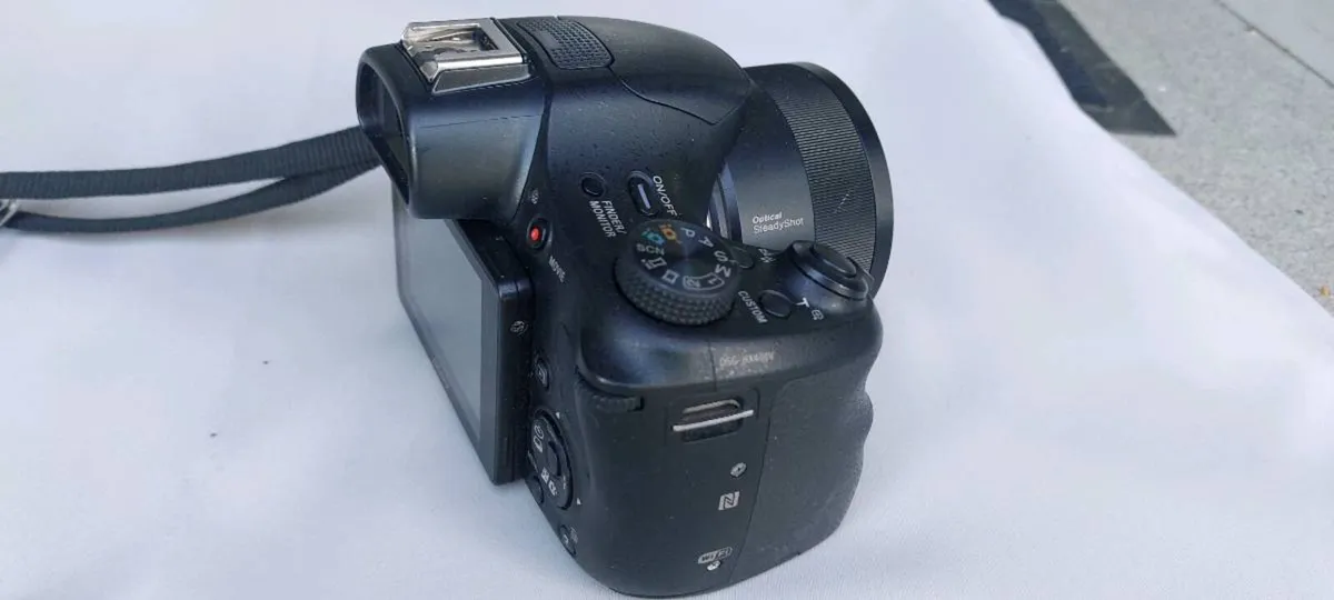 Sony Camera DSC HX400V with GPS - Image 2