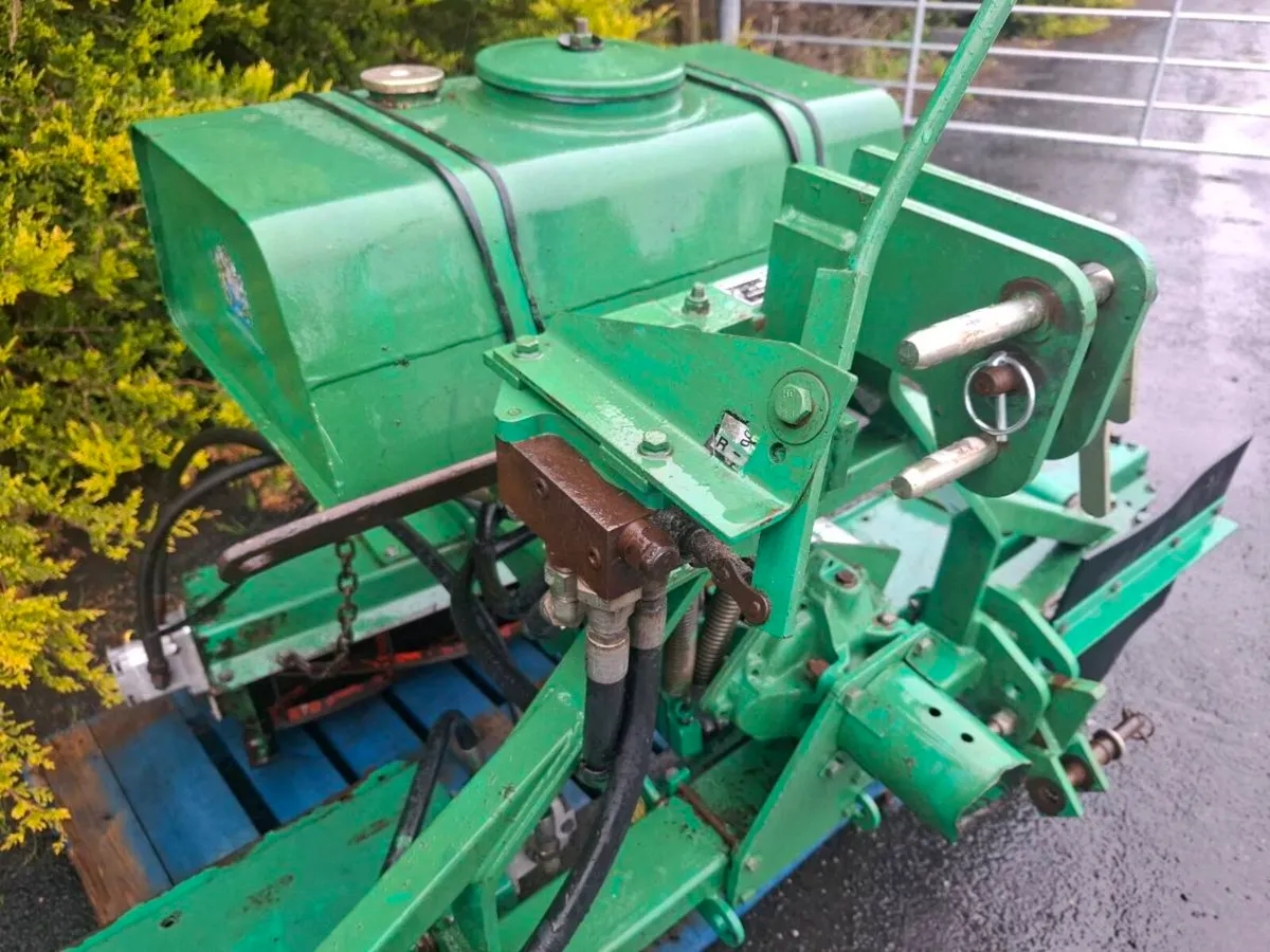 Ransomes tractor mounted 214 (Exceptional) - Image 2