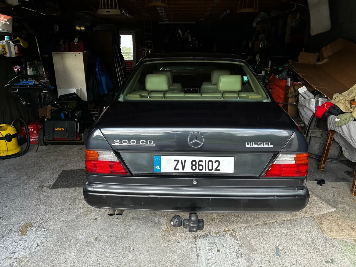 Mercedes-Benz 3.0 Diesel Coupe 1993 - Image 3