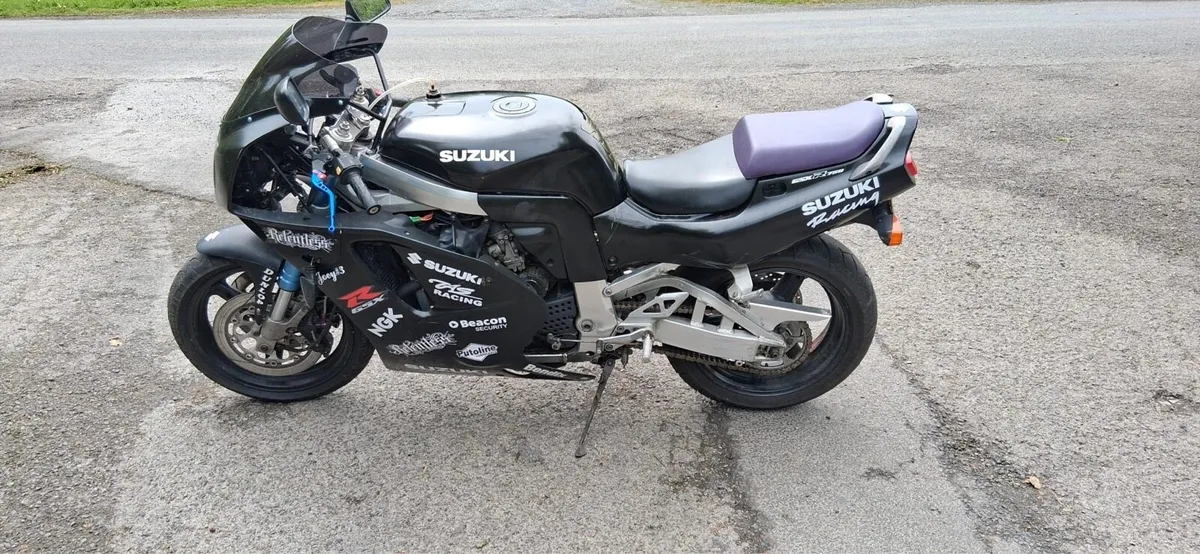 Suzuki GSXr 750 - Image 3