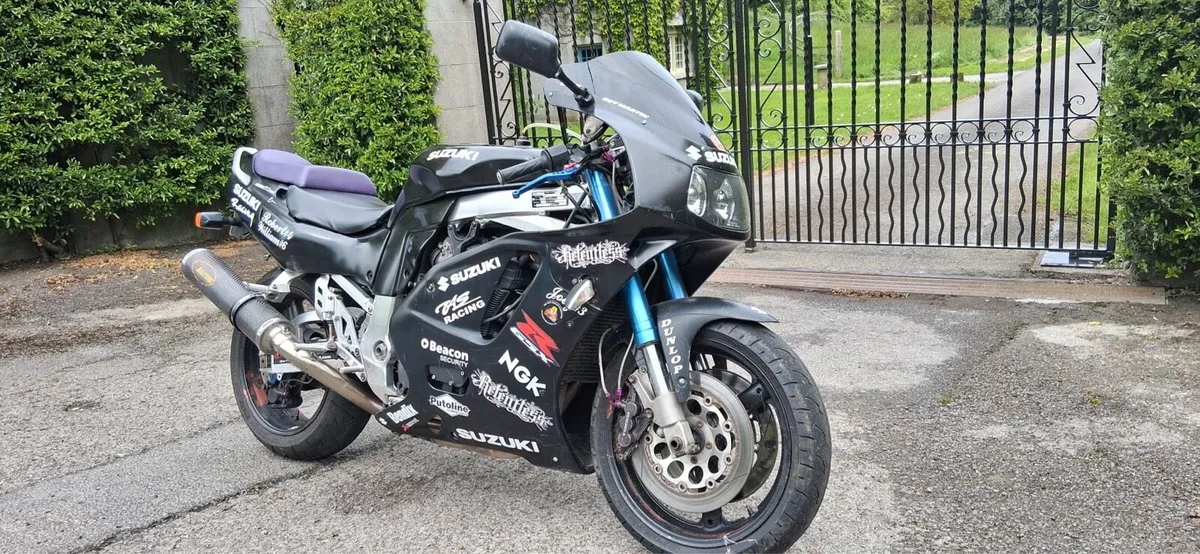 Suzuki GSXr 750 - Image 1
