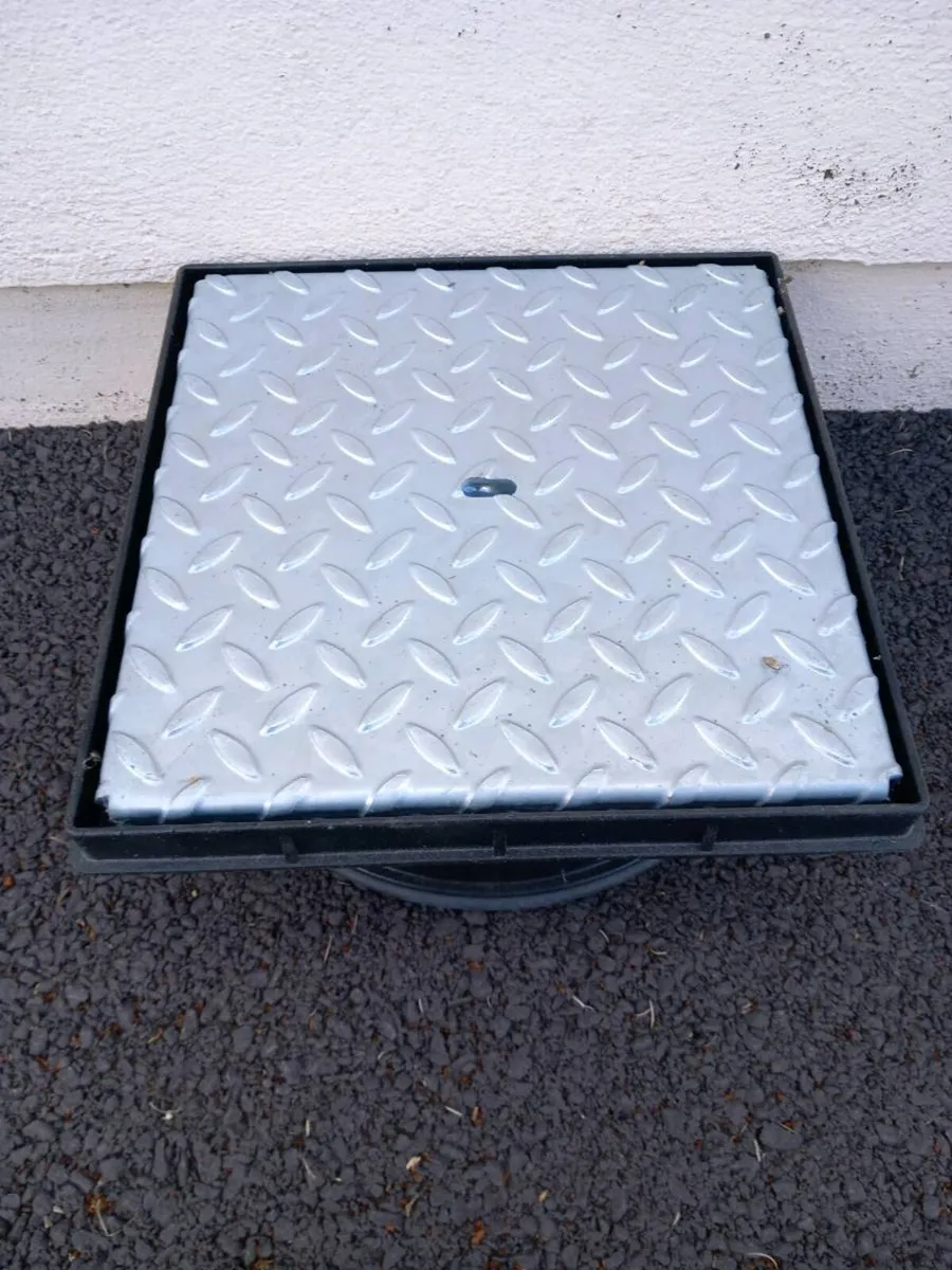 Manhole covers & frames. - Image 1