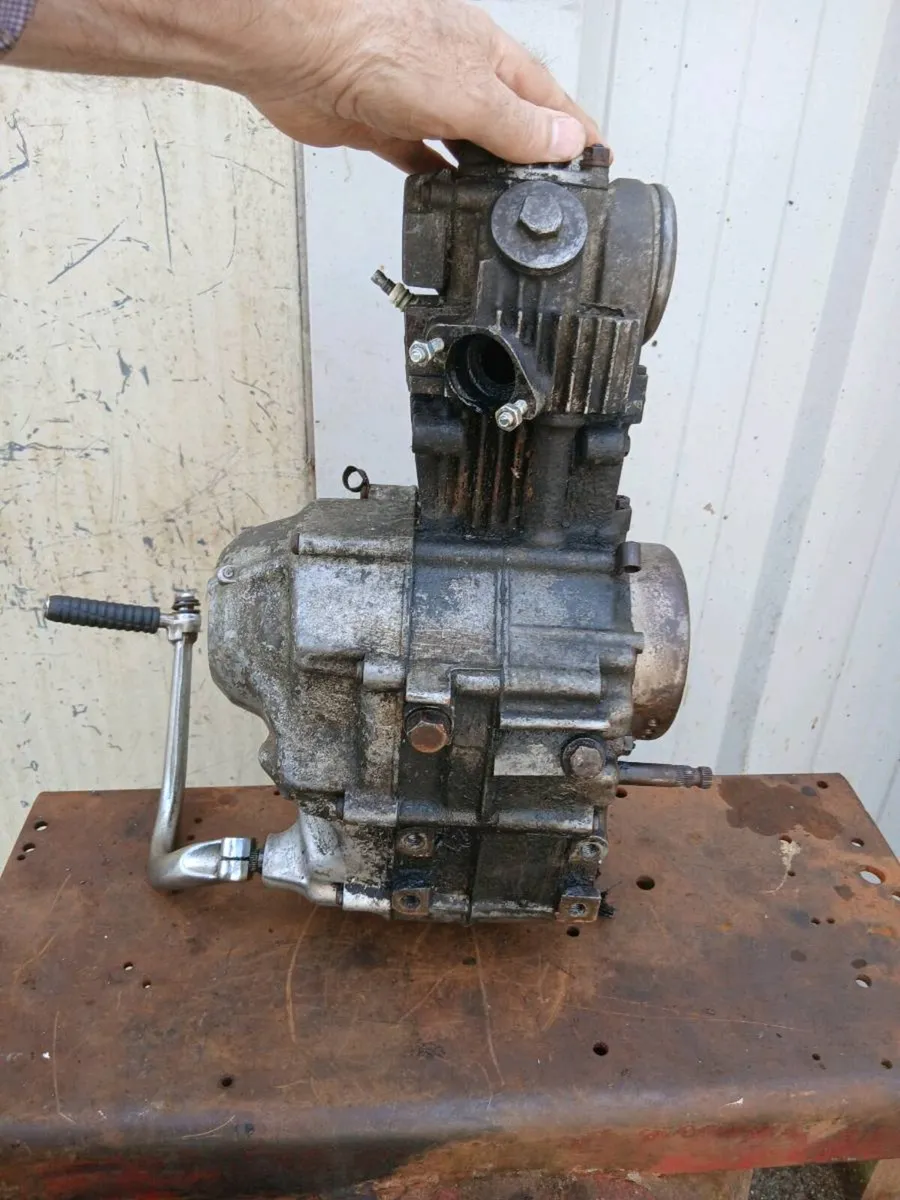 Honda C70 engine 6volt (test drive.) - Image 2