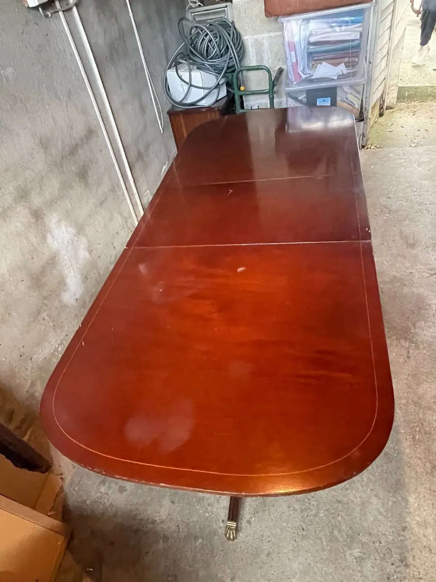 Mahogany extendable dining table - Image 3