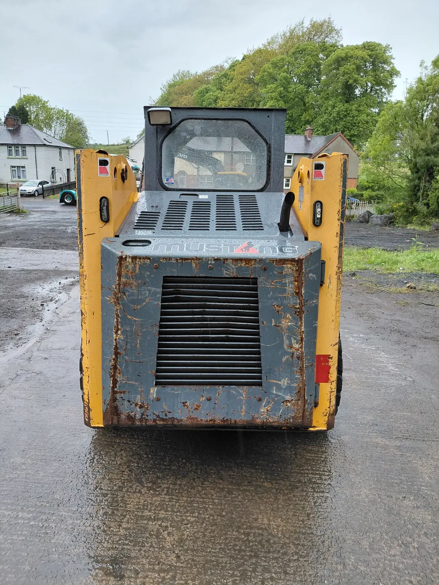 Mustang 2054 Skidsteer - Image 3