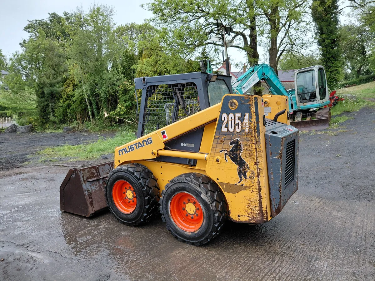 Mustang 2054 Skidsteer - Image 2