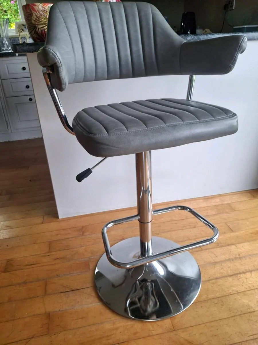 Bar stools - Image 2