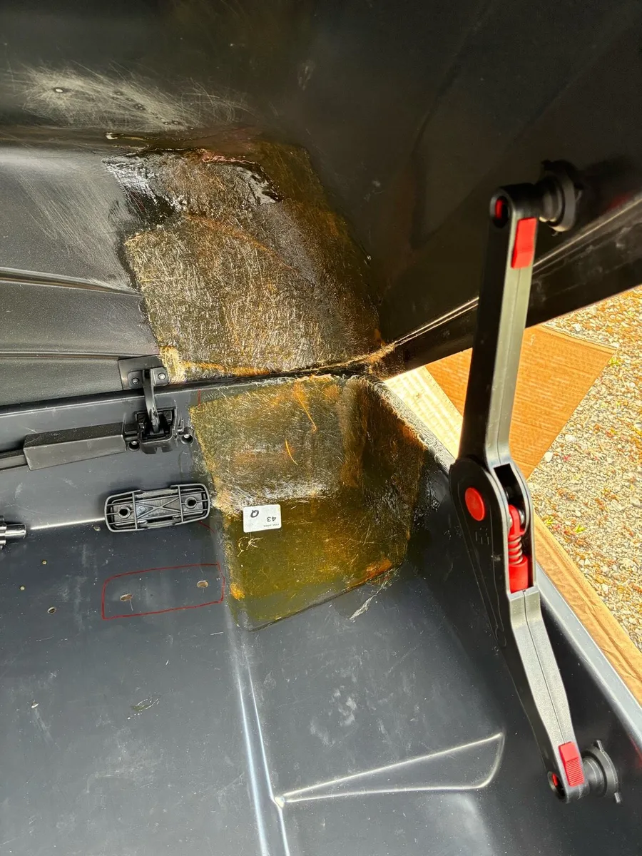 Roof box - Image 4