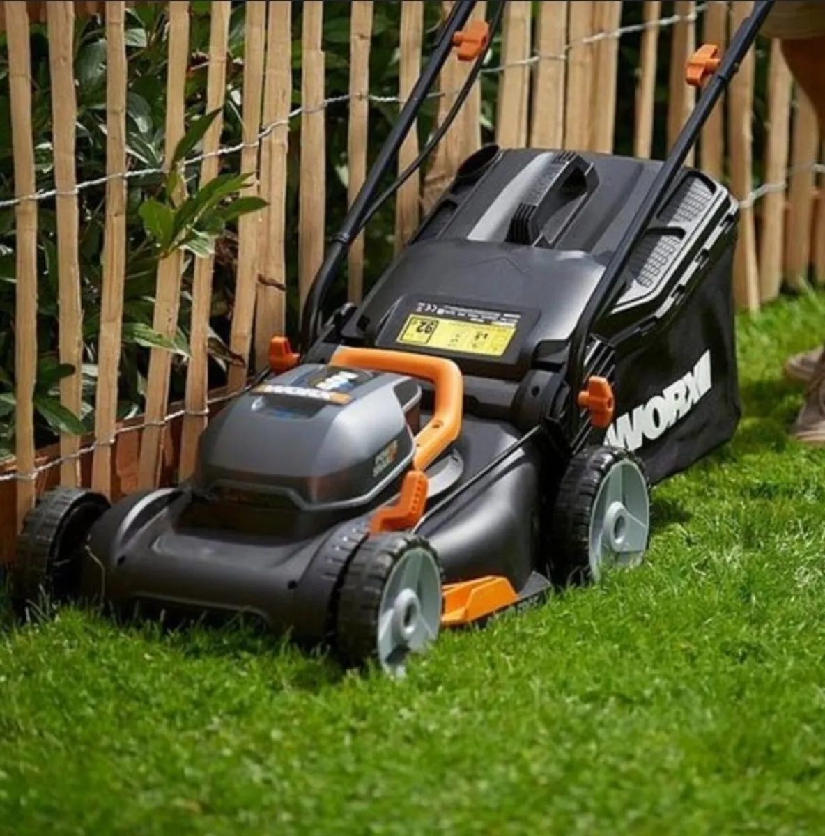 Worx Lawnmower with 2 X 20v Batteries & 20v Grass - Image 2